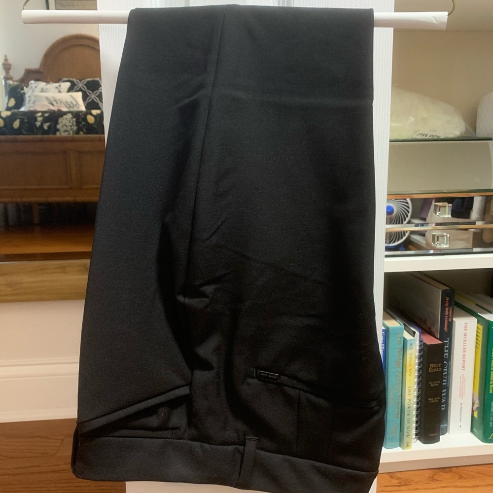 Women’s pants (slacks)